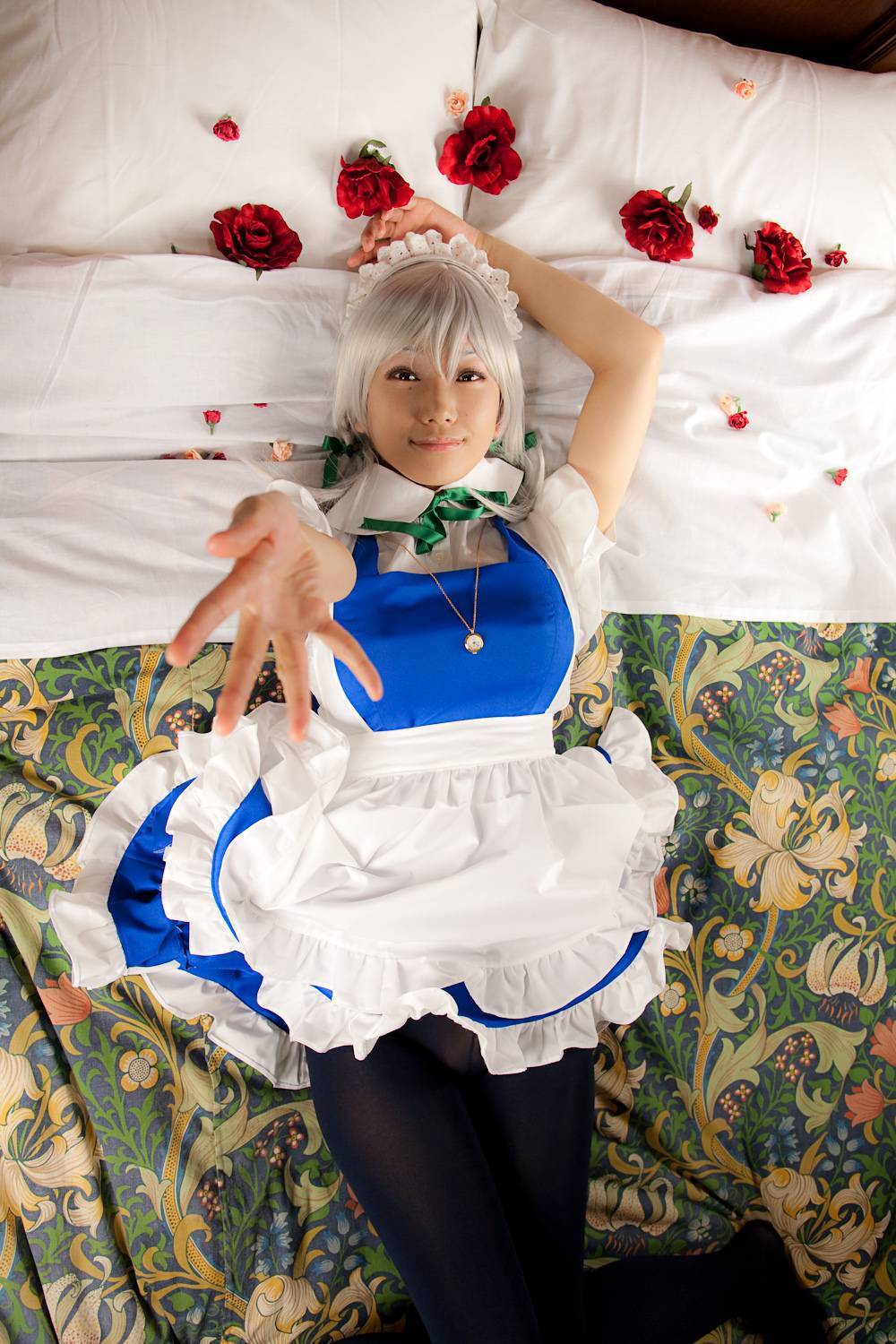 cosplay美女套图 c77 Sakuya Izayoi　白丝假发扮相(1)
